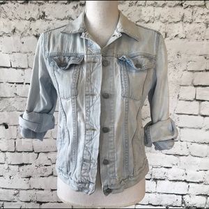 GAP Jean Jacket Women’s size M
